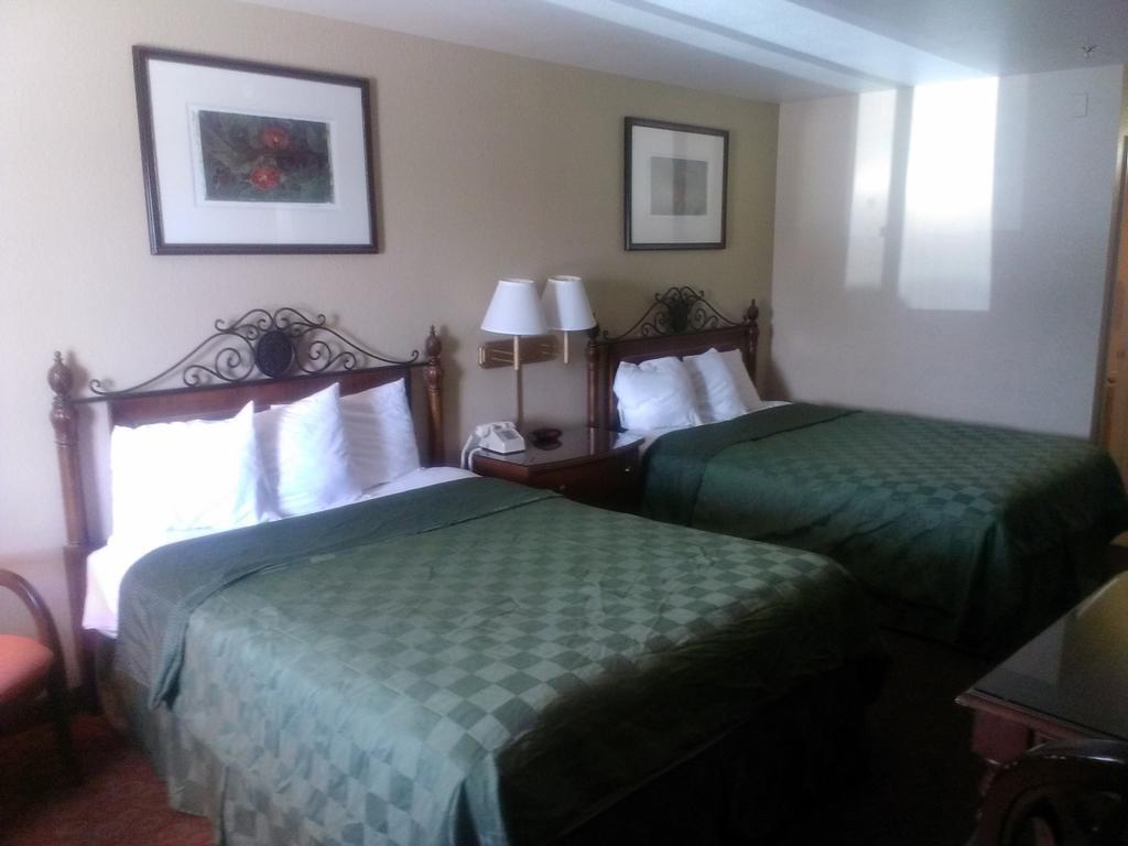 Days Inn By Wyndham Kingman East Cameră foto